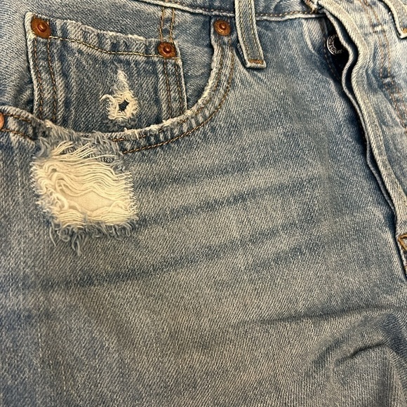 Levi Strauss & Co. Distressed Jean shorts - Picture 5 of 9